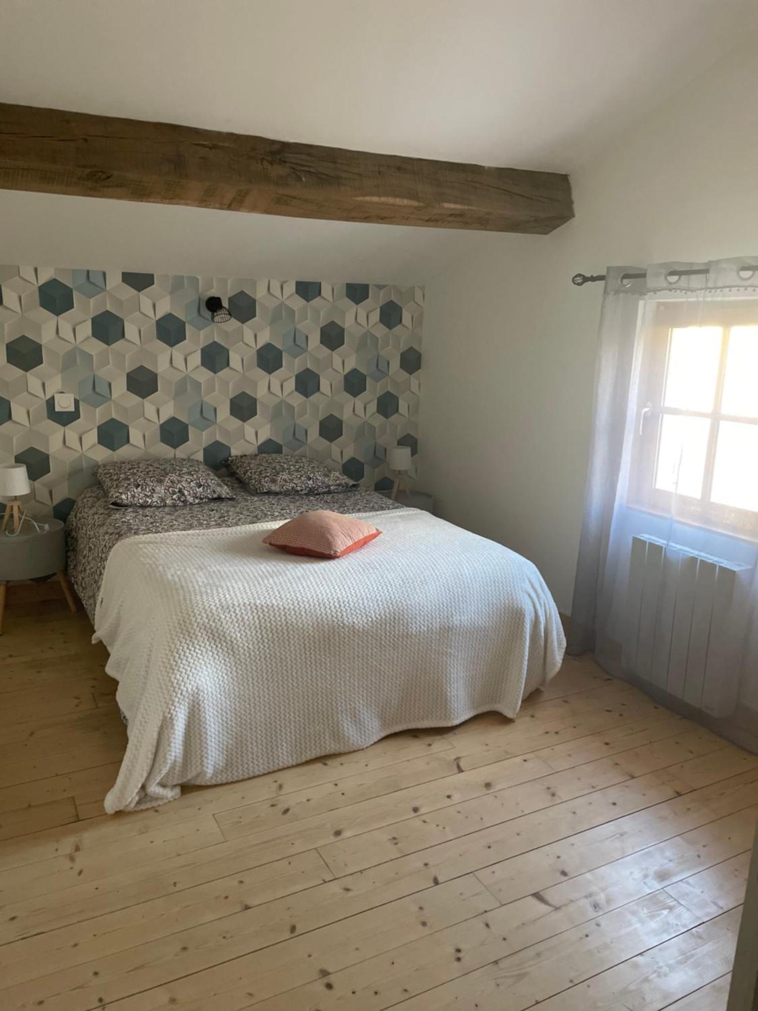 Holiday home La Rive Gauche Saint-Meme-les-Carrieres